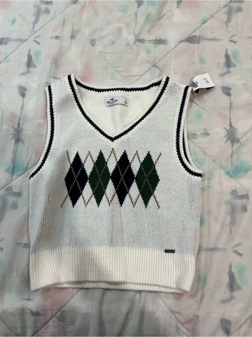 Hollister Cream V‑Neck Sweater Vest with Black Trim